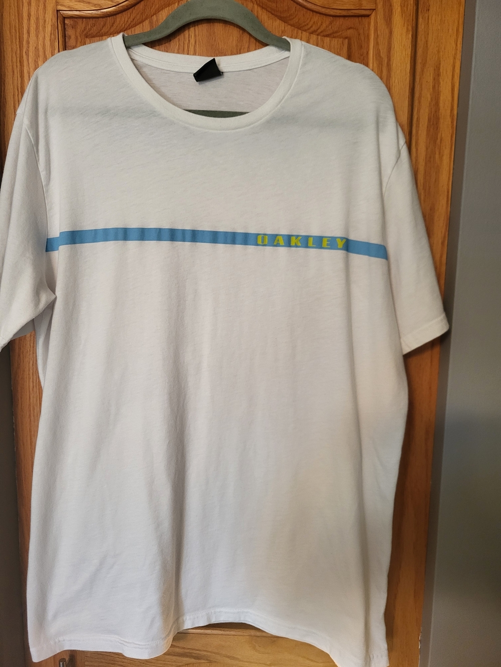 Oakley Shirt Men's 2XL White Single Stripe Spellout Logo